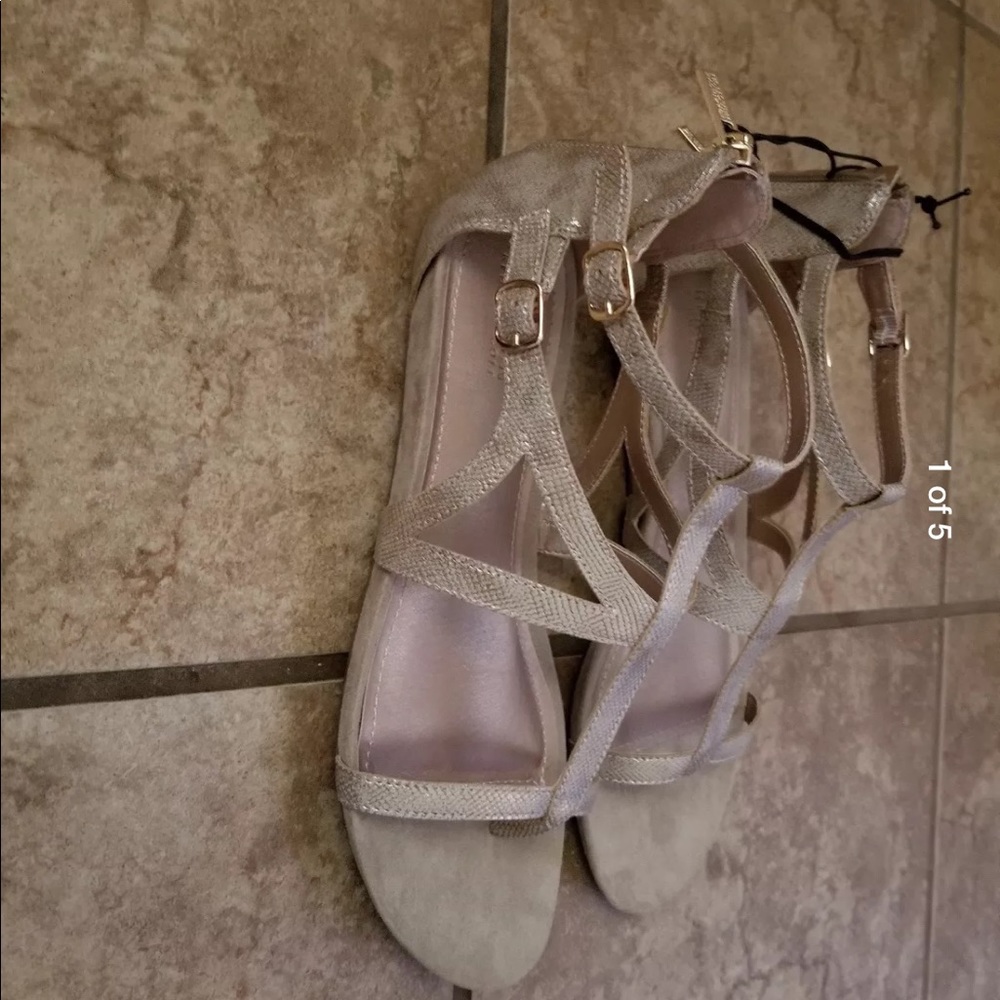 Kenneth Cole Sandals New - Picture 2 of 2